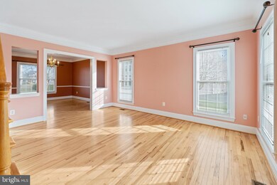 11525 Jamestown Ct, Laurel, MD 20723 - photo 5