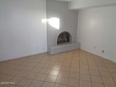 10633 Springwood Dr unit C, El Paso, TX 79935 - photo 2