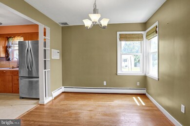 209 W 39th St, Reading, PA 19606 - photo 6