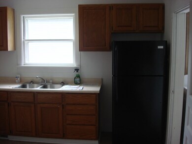 322 Maple St, Oglesby, IL 61348 - photo 7