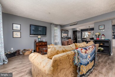 328 Lindera Ct, Glen Burnie, MD 21061 - photo 4