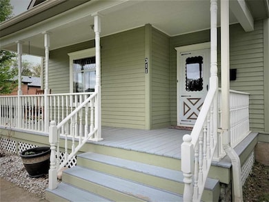 311 Green St, Yankton, SD 57078 - photo 2