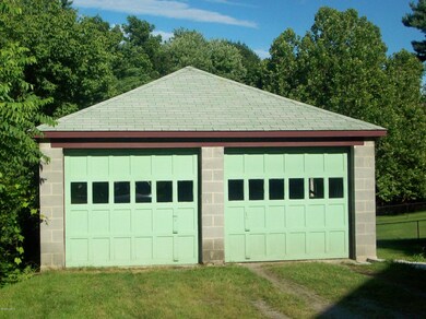 241 Jason St, Pittsfield, MA 01201 - photo 2