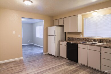 1213 Holly St, Nampa, ID 83686 - photo 4