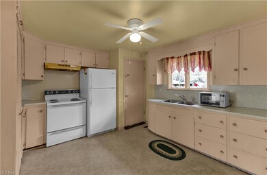 Main Level Unit kitchen