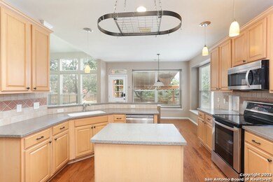 10641 Black Horse, Helotes, TX 78023 - photo 6