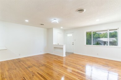 1717 Crescent St, Denton, TX 76201 - photo 3