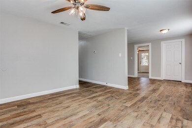 602 Royal St, Cleburne, TX 76031 - photo 7