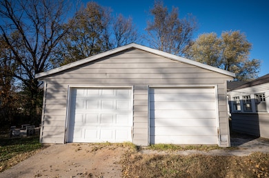 1601 N Rogers Ave, Springfield, MO 65803 - photo 3