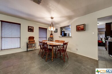 1402 Shannon Cir, New Braunfels, TX 78130 - photo 5