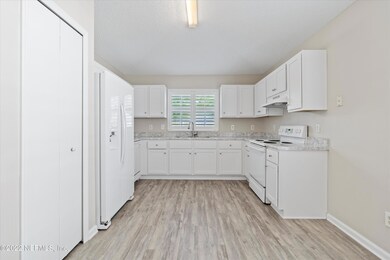 10-Kitchen