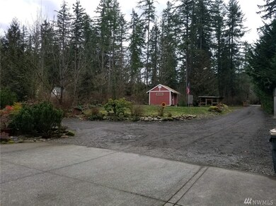 15526 Vail Cut Off Rd SE, Rainier, WA 98576 - photo 2