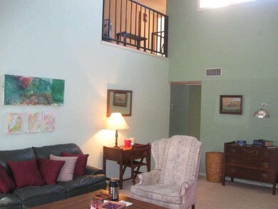 7 E Loma Lane 075