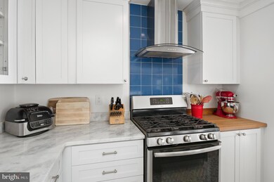 3904 Woodhaven Ln, Bowie, MD 20715 - photo 7