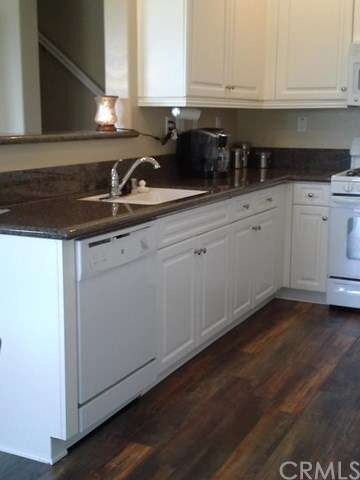 31132 Strawberry Tree Ln unit 11, Temecula, CA 92592 - photo 3