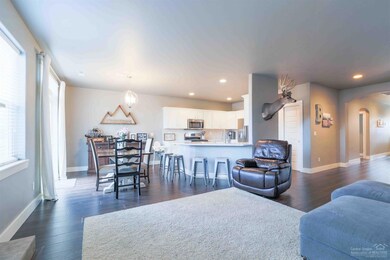 543 N Freemont St, Sisters, OR 97759 - photo 5