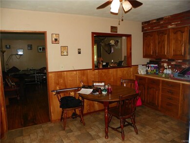 Eat-in kitchen