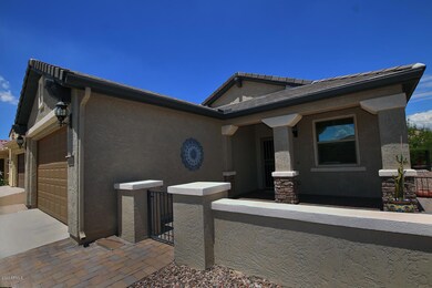 7262 W Cinder Brook Way-large-003-001-Si