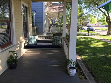 934 Cortlandt St, Houston, TX 77008 - photo 2