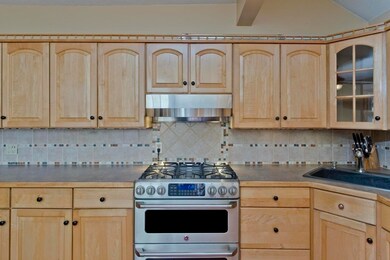 129 Whitney St, Ludlow, MA 01056 - photo 5