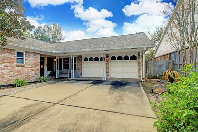 10307 Holly Springs Dr, Houston, TX 77042 - photo 3