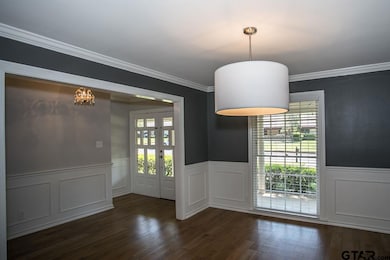 621 621 Trenton, Tyler, TX 75703 - photo 5