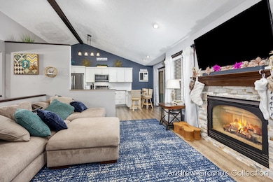 10533 Scenic Pines Ct NE, Rockford, MI 49341 - photo 5