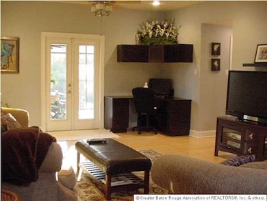 Built-in Computer Desk Area