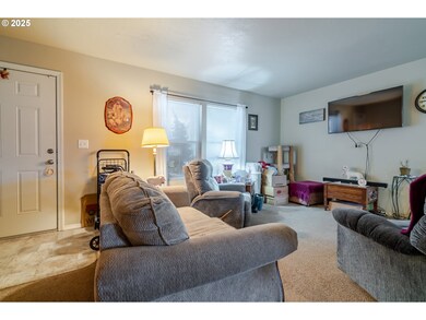 610 Vaughan Ln unit 11, Lebanon, OR 97355 - photo 3