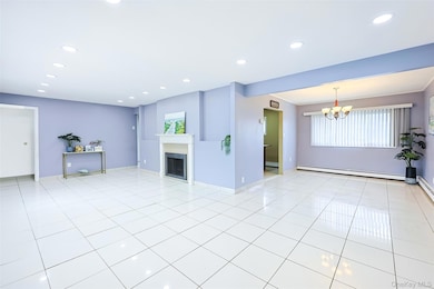 201 Sprucewood Dr, Levittown, NY 11756 - photo 4