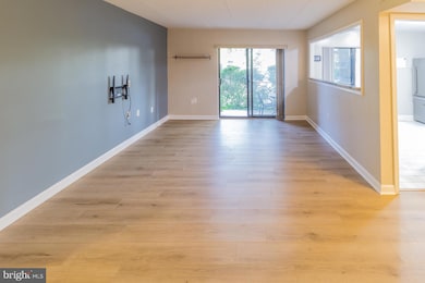 132 Roberts Ln unit 102, Alexandria, VA 22314 - photo 5