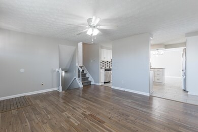 585 Fox Ridge St, Columbus, OH 43228 - photo 7