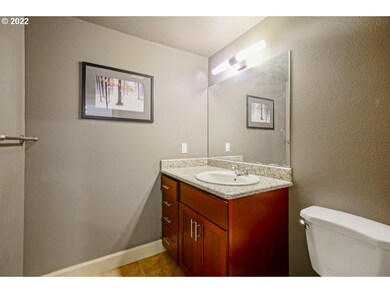 18136 Hillside Ct, West Linn, OR 97068 - photo 6