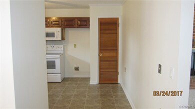 Another view of kitchen eat-in area and pantry fro