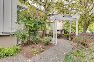 2432 Dexter Ave N unit 201, Seattle, WA 98109 - photo 3