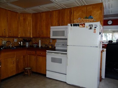 3 Avon Ave, Old Orchard Beach, ME 04064 - photo 4