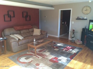 306 Plum St, Wayland, MI 49348 - photo 3