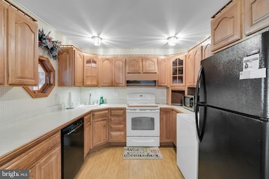 6 Handy Rd, Levittown, PA 19056 - photo 7