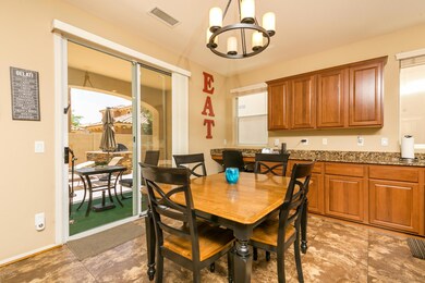 1073 W Caroline Ln-16