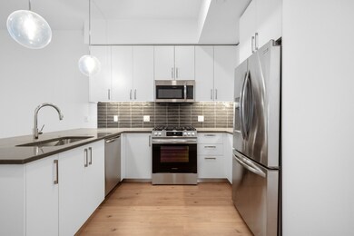 Pullman at Gulch Union unit A6 (Z), Nashville, TN 37203 - photo 2