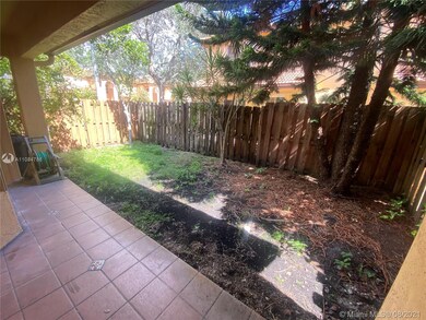 202 Aspen Way, Davie, FL 33325 - photo 2