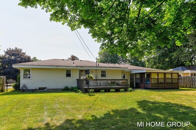 7-web-or-mls-564 Azalea Ave, Holland-7