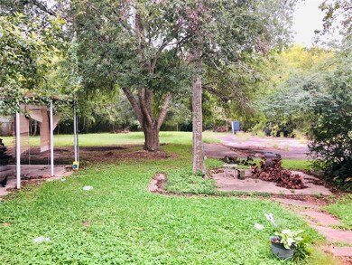 1810 Avenue M, Rosenberg, TX 77471 - photo 4