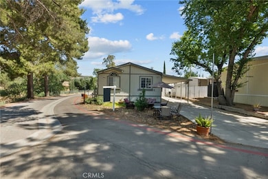 36200 Paradise Ranch Rd unit 1, Castaic, CA 91384 - photo 2