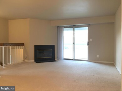 5825 Orchard Hill Ct unit 5825, Clifton, VA 20124 - photo 4