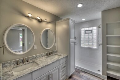 A master bathroom right out of HGTV! choose your c