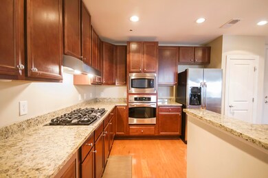 Gas stove and stunning countertops