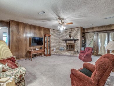 812 San Marcos Ln, Bedford, TX 76021 - photo 3