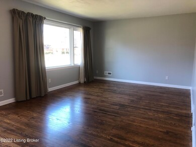 5515 Idlewood Ln, Louisville, KY 40291 - photo 6