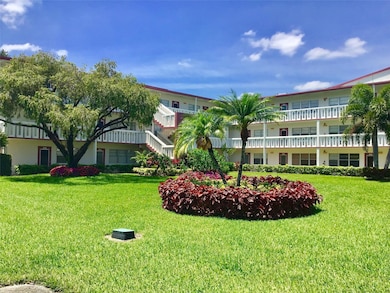 135 Fanshaw D unit 135, Boca Raton, FL 33434 - photo 2